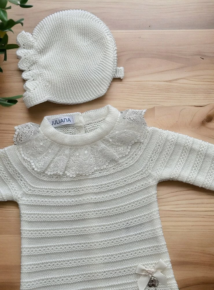 Beige unisex three-piece set. Warm knitwear