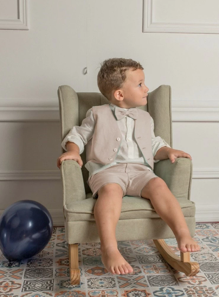 Bonito conjunto para niño en tres colores. Arras o ceremonia 