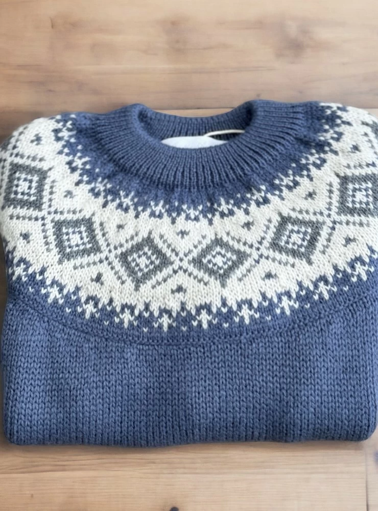 Boy's jersey in midnight blue knit with border