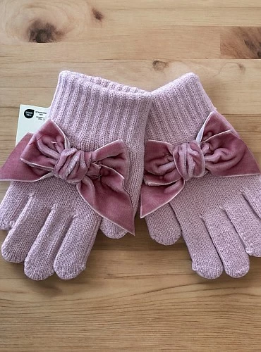 Condor brand gloves with velvet bow