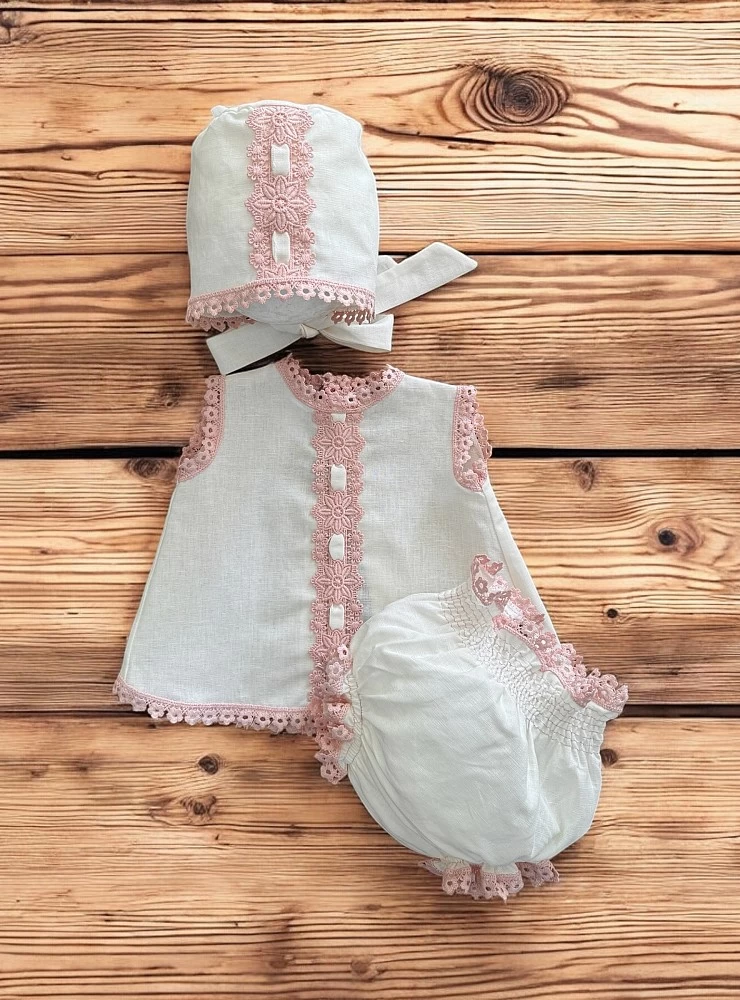 Conjunto para niña beige y rosa de José Varón