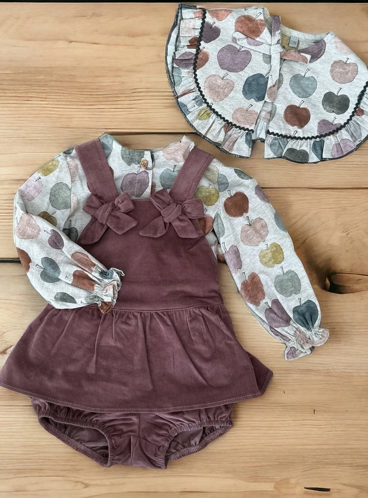 Conjunto para niña de José Varón Colección manzanas.