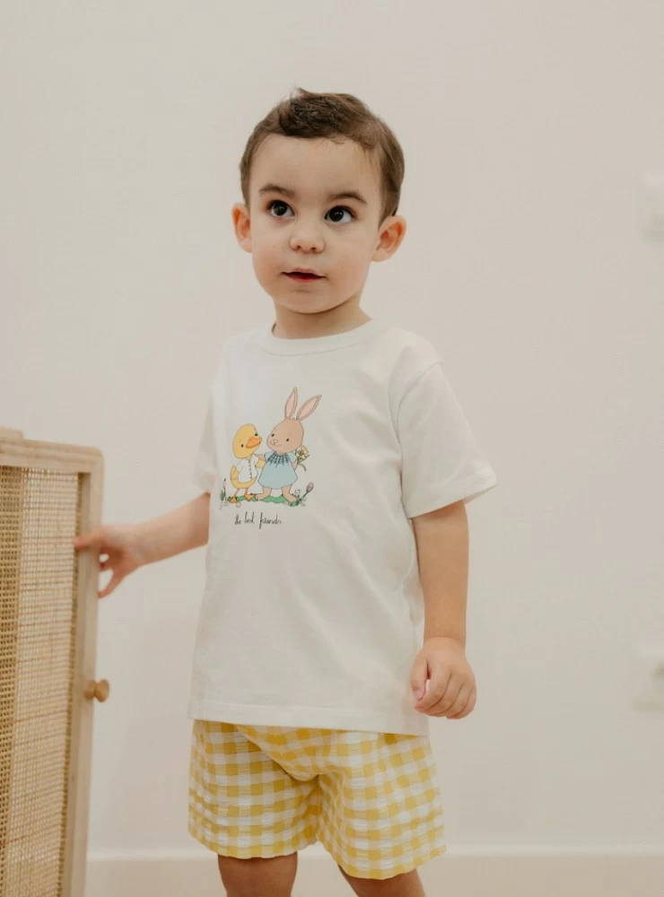 Camiseta de algodón ecológico y bordados de pino amarilla niña