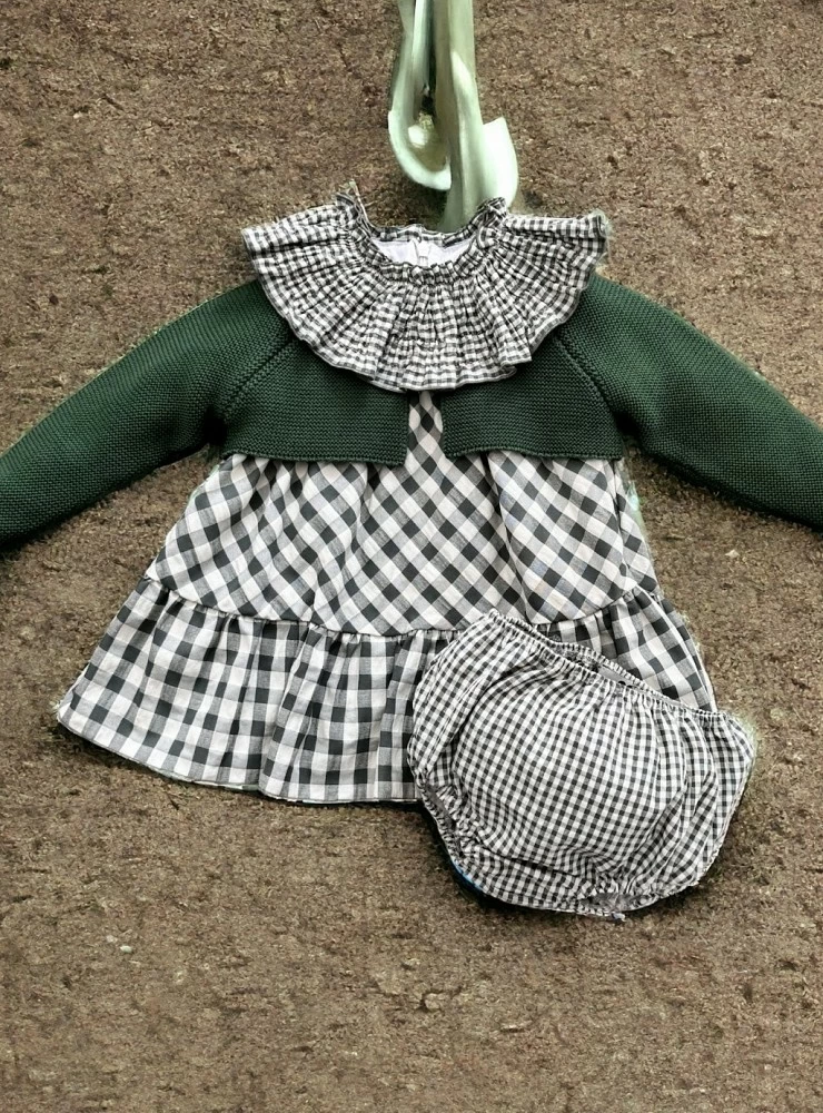 Conjunto tres piezas para niña colección musgo de La Martinica