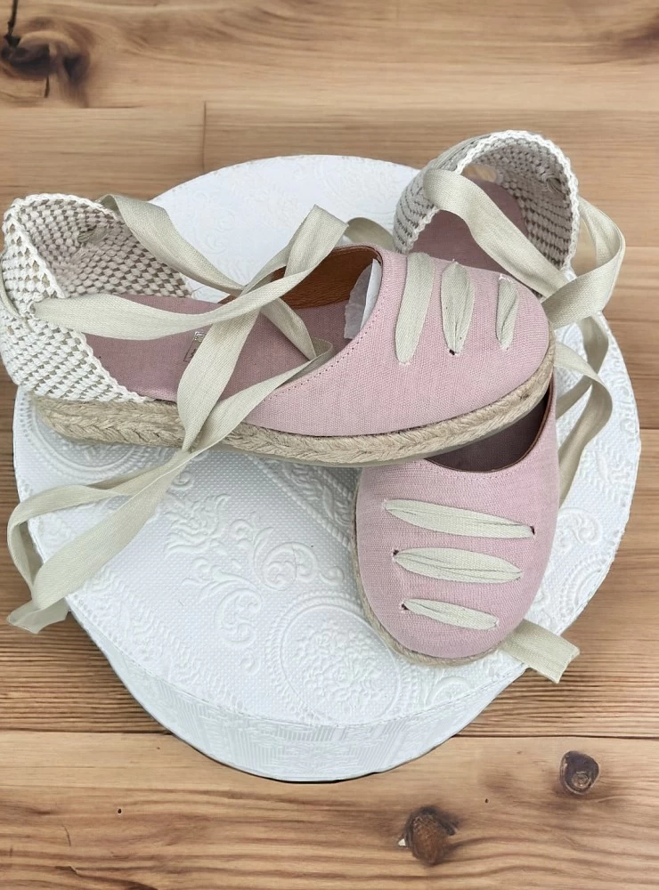 Espadrilles for special ceremony girls. Two colors