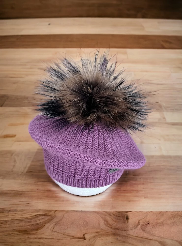 Girl's beret with fur pompom