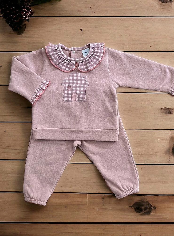 Girl's tracksuit in powder pink. Cedar Collection