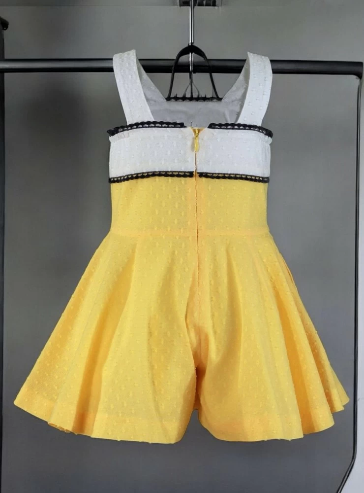 Mono para niña en amarillo con blanco y marino