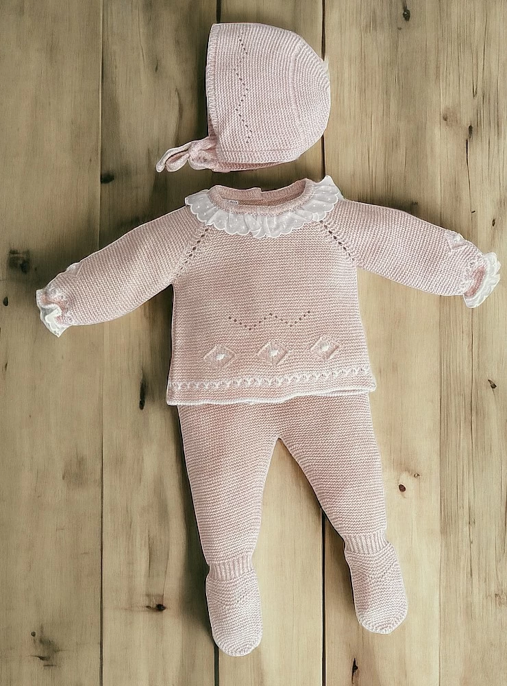 Powder pink jersey set with leggings and bonnet.