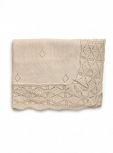 Sand-colored mid-season shawl