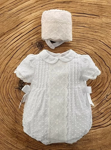 Set for boy, romper and bonnet in white plumeti