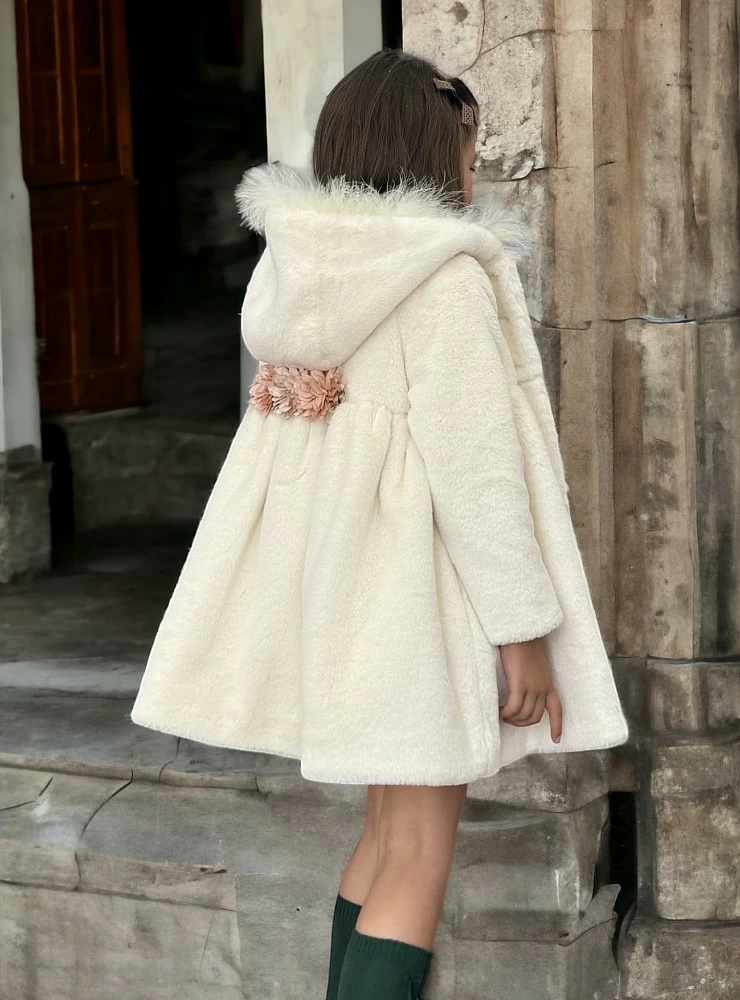 Special beige fur coat to wear Rosinda collection by Lolittos