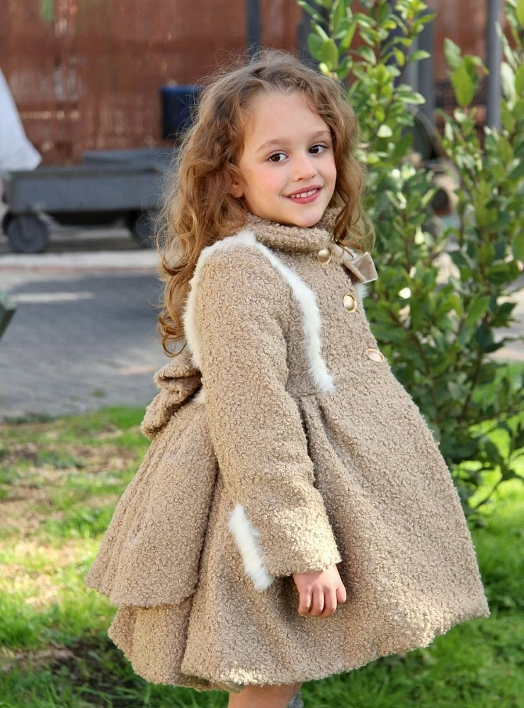 Two-tone coat. Clara collection by La Amapola