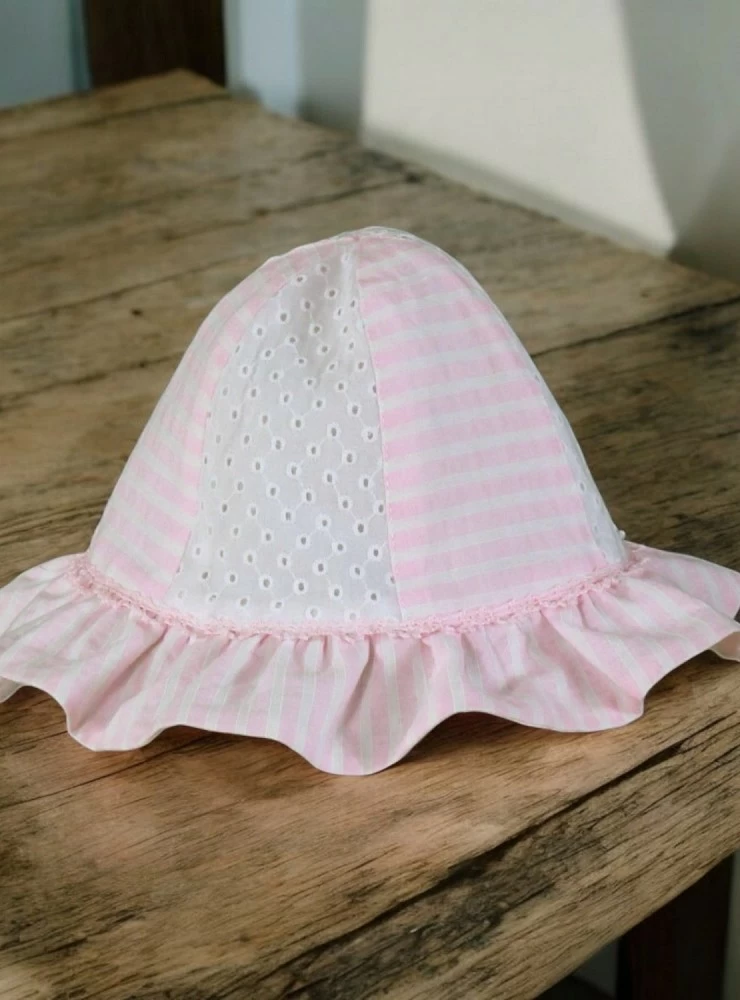 Unisex baby hat. Two colors