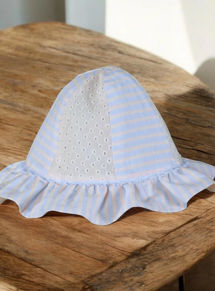 Unisex baby hat. Two colors