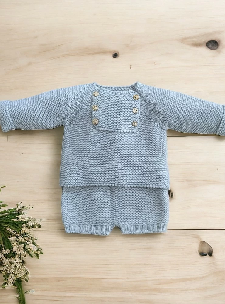 Unisex knit set for first wears.