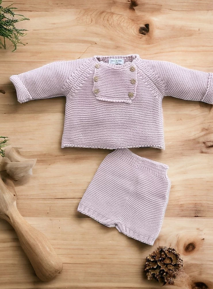 Unisex knit set for first wears.