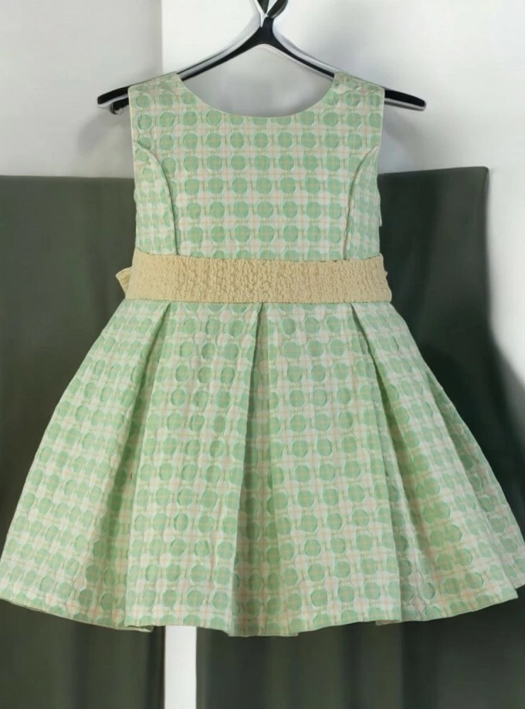 Vestido satinado en verde y arena